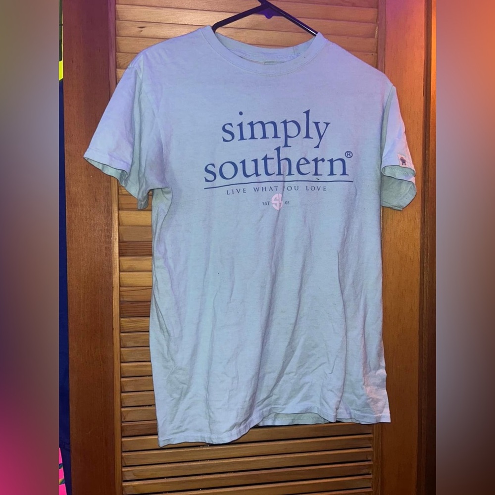 Simply Southern t-shirt, size small